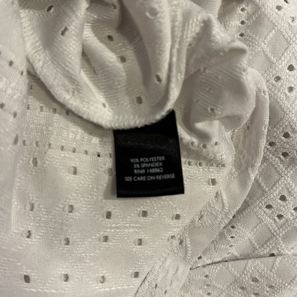 Torrid white v-neck eyelet top- size 2 - Picture 5 of 5